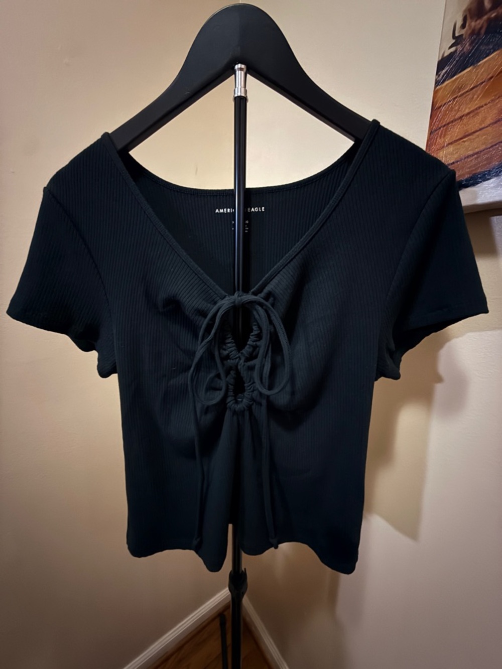 Like NEW EUC Sz XL American Eagle Ribbed Keyhole V-neck Tie-Front Cropped Tee